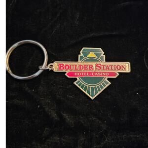 Boulder Station Casino Keychain souvenir EUC‎